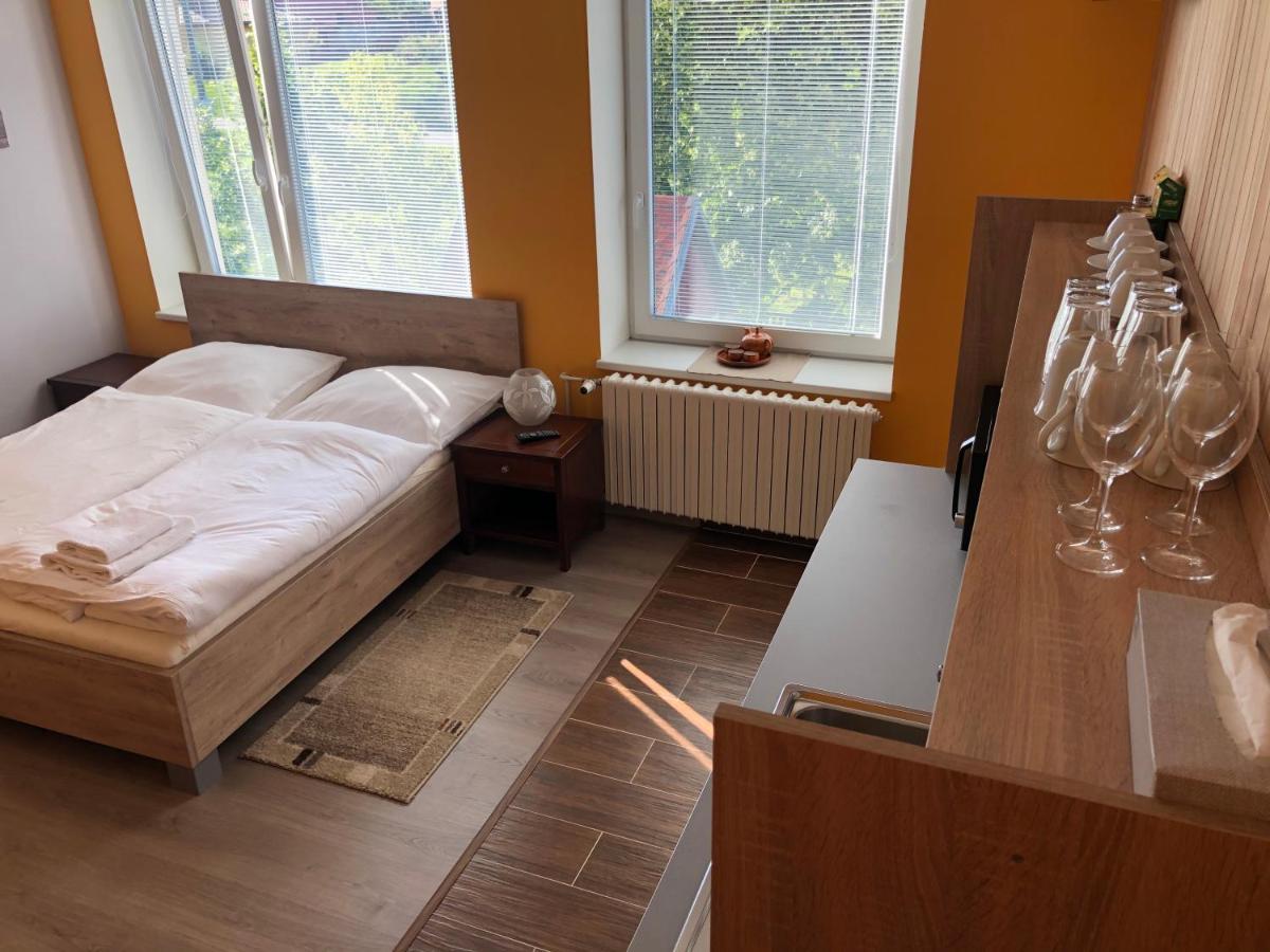 Dnm Inn Korycany Zewnętrze zdjęcie