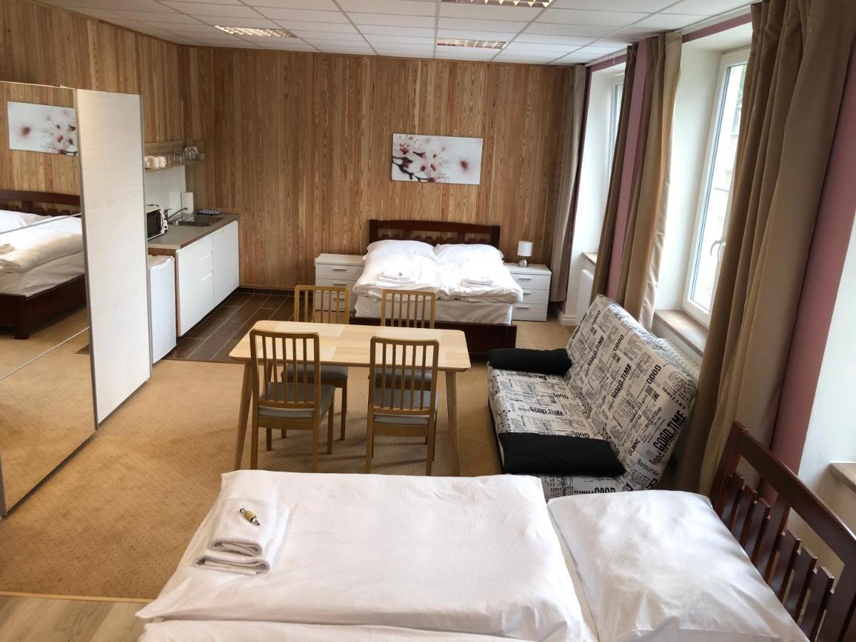 Dnm Inn Korycany Zewnętrze zdjęcie