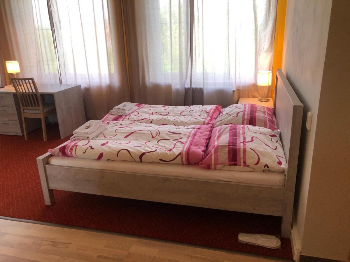 Dnm Inn Korycany Zewnętrze zdjęcie