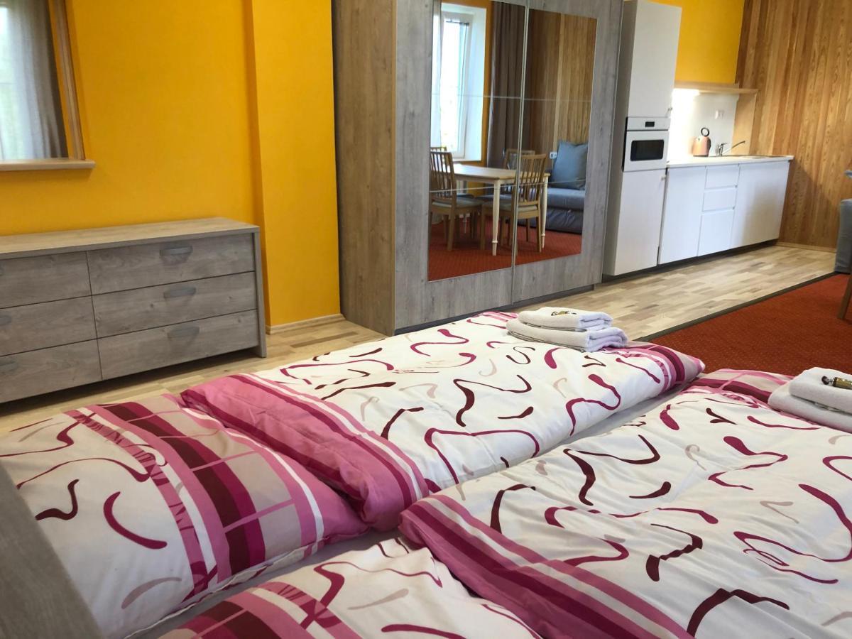 Dnm Inn Korycany Zewnętrze zdjęcie