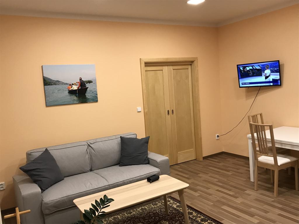 Dnm Inn Korycany Zewnętrze zdjęcie