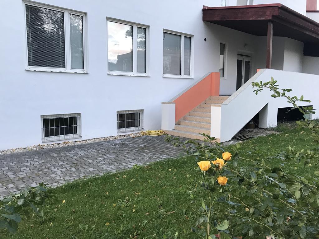 Dnm Inn Korycany Zewnętrze zdjęcie