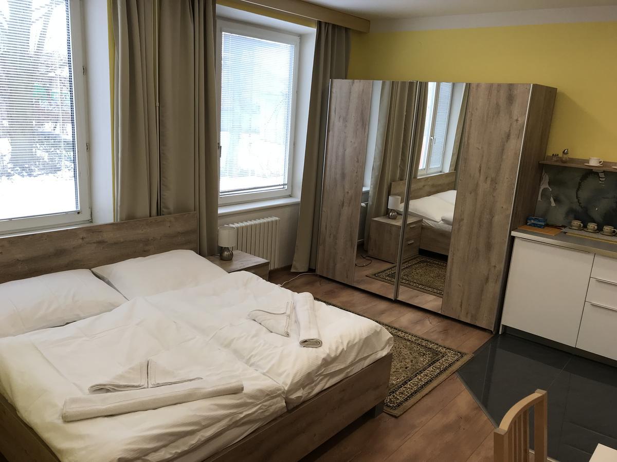 Dnm Inn Korycany Zewnętrze zdjęcie